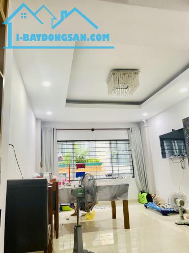 Ngộp8  Khu Tô Hiệu - Hòa Bình 68m2  - HXH 8m - 2 tầng - 2