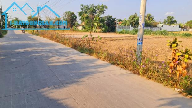 Bán đất 10.770m2 mặt tiền đường bê tông Đức Hòa Thượng, Đức Hòa, Long An giá chỉ 23 tỷ - 2