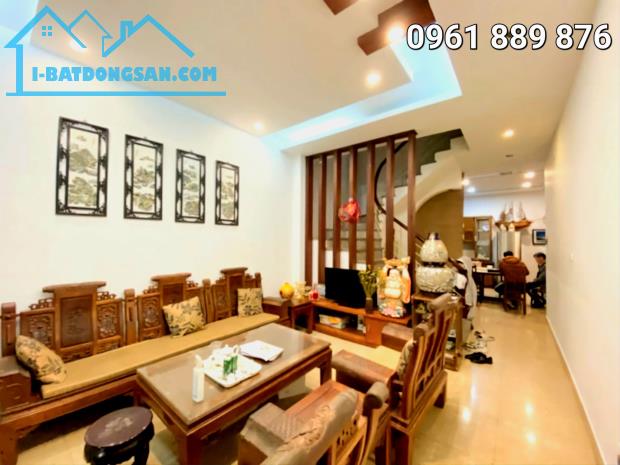 BÁN NHÀ ĐẸP PHỐ YÊN LÃNG, QUẬN ĐỐNG ĐA, NHÀ DÂN XÂY 2 THOÁNG. DT:60MX4T. GIÁ:15,8TỶ
