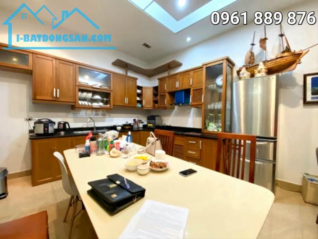 BÁN NHÀ ĐẸP PHỐ YÊN LÃNG, QUẬN ĐỐNG ĐA, NHÀ DÂN XÂY 2 THOÁNG. DT:60MX4T. GIÁ:15,8TỶ - 1
