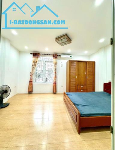 Bán nhà Tây Sơn, Đống Đa, 30m2x5t, gần phố, 10m ra ô tô, nhà dân xây. - 1