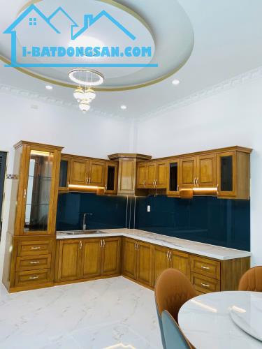 Sát QUẬN 7 NHÀ ĐẸP SHR 110m2 công nhận đủ, Ngang 4M NỞ HẬU,Chỉ 5.29tỷ - 2