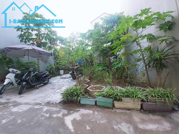 CC -E HIỀN :BÁN MẢNH ĐẤT KHU YÊN NGHĨA .DT:30M GIÁ 1.65 TỶ .ô tô đỗ vào đất  --- VỊ TRÍ TH - 1