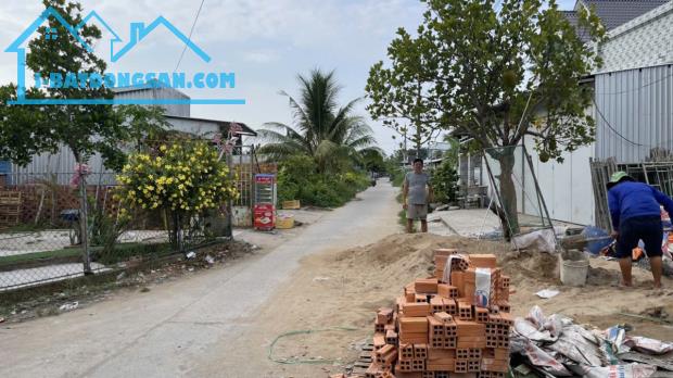 CHÍNH CHỦ CẦN BÁN LÔ GÓC 2 MẶT TIỀN TẶNG NHÀ CẤP 4 TẠI XÃ THẠNH LỘC - CHÂU THÀNH - KIÊN