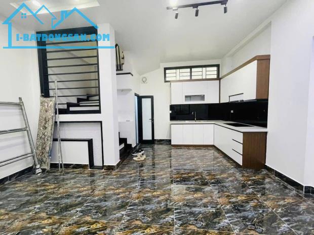 Bán nhà ngõ thoáng sáng vị trí cực đẹp ngay đường Cầu Giấy - 3