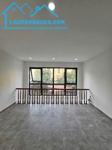 THẠCH BÀN - CHỈ CÓ 7,2 TỶ - 39M -6 TẦNG - ĐẤT NỞ HẬU – OTO VÀO GARA, GẦN CHỢ, AEON - 1