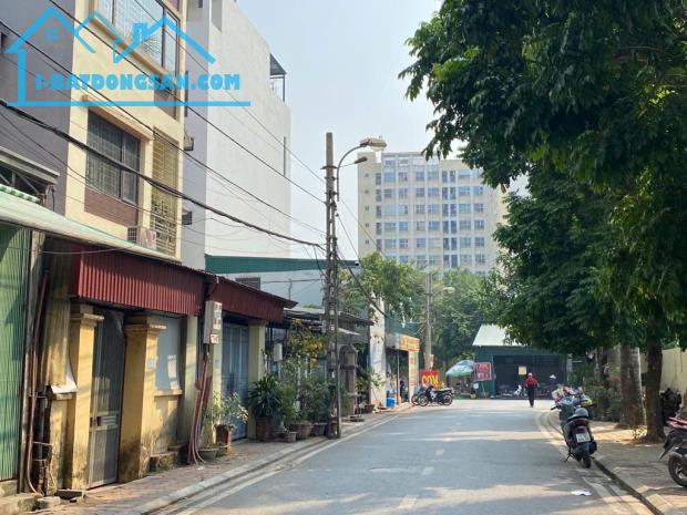 HIẾM - GIA LÂM LÊN QUẬN - 76m2 MT 5,5 m - VỈA HÈ Ô TÔ TRÁNH - HÀNG XÓM VINHOMES 12 tỷ