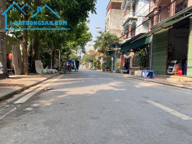 HIẾM - GIA LÂM LÊN QUẬN - 76m2 MT 5,5 m - VỈA HÈ Ô TÔ TRÁNH - HÀNG XÓM VINHOMES 12 tỷ - 2