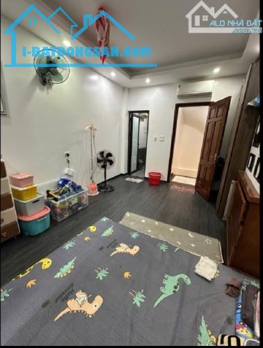 BÁN NHÀ KHƯƠNG HẠ, NGÕ NÔNG, RỘNG, 10M RA Ô TÔ, DT:40m2x5 TẦNG Giá7.3 TỶ - 3