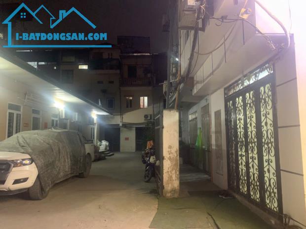 Bán nhà Dương Văn Bé-DT 45 m2 x 5 tầng.MT 4m.Ô TÔ ĐỖ CỬA,VÀO NHÀ-GẦN MẶT ĐƯỜNG.