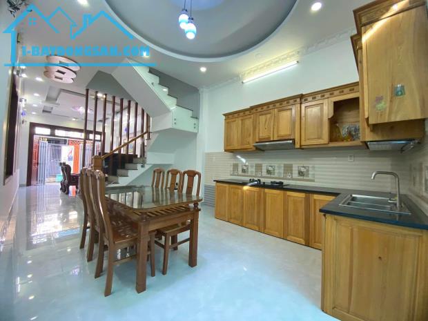 Bán nhà 1 trệt 2 lầu hẻm xe hơi, 1 sẹc Lò Lu Q9 giá 5,2 tỷ - 3