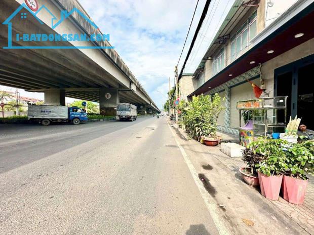 Cho Thuê Nhà Kho Mặt Tiền Nguyễn Văn Quỳ - Diện tích: 11m x 25m- Giá Chốt Thuê: 55tr/tháng - 3