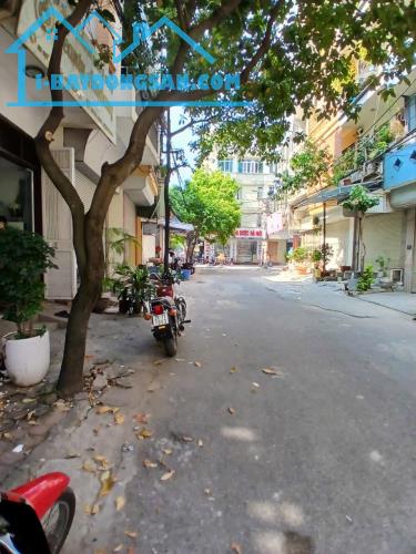 Chính chủ cần bán 30m 5 tầng, ngay khu đô thị kim văn kim lũ, sát viện Y học cổ truyền,