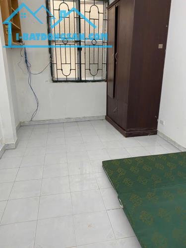 Cho thuê nhà ngõ Gốc Đề, 4.5 tầng, 20m2, 2 ngủ, 8 Triệu - ở GĐ, nhóm ít người - 2