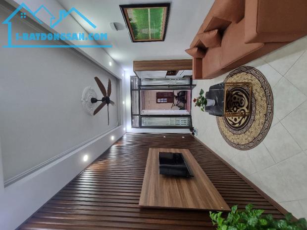 Bán gấp nhà Ngọc Thụy 30m2 nhà 5 tầng dân xây tặng full nội thất giá 4.9 tỷ - 2