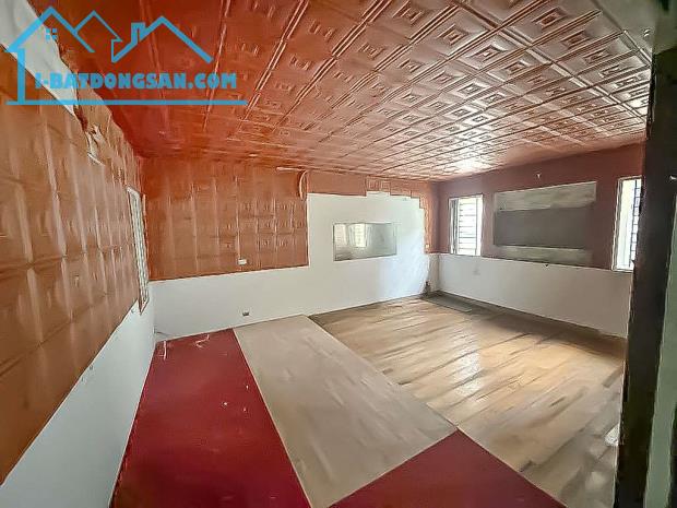 Bán nhà Gia Thụy Long Biên diện tích rộng 126m mặt tiền: 7m 19 tỷ ngõ thông oto 7 chỗ vào - 2