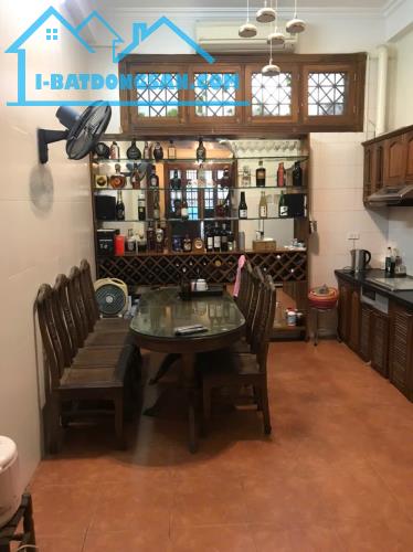 CHO THUÊ! Nhà Lạc Long Quân, Tây Hồ: 50m2, 5T, MT 4m, 15 tr/th, 2 Thoáng. Full đồ, Ô tô Tr