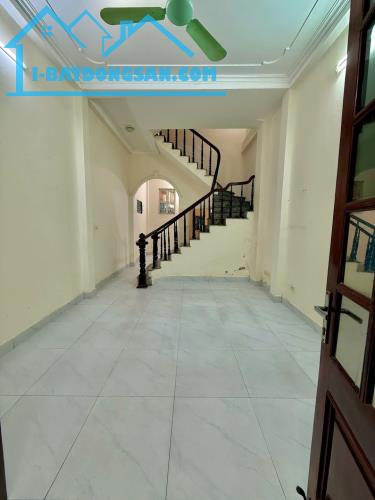 Bán nhà lô góc phố Định Công vài bước ra đường Vành Đai 2.5, chỉ 7.8 tỷ. 0971813682.