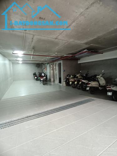 Bán tòa văn phòng phố Nguyễn Khánh Toàn 102m2 8 tầng mt 7,4m giá tốt lh 0945336319 - 1