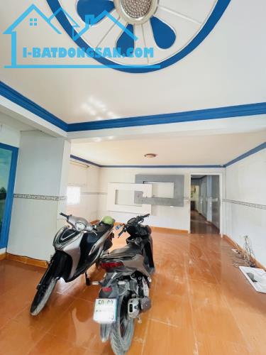 NHÀ GIÁ RẺ, PHAN VĂN HỚN QUẬN 12, 100M2 NGANG 5M, HẺM XE HƠI ĐẬU CỬA CHỈ 5 TỶ 600