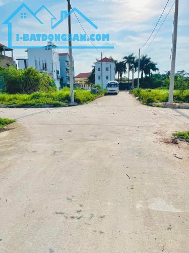 CHÍNH  CHỦ GỬI  BÁN LÔ GÓC 90m Đấu Giá ĐÌNH DÙ: 0835459289