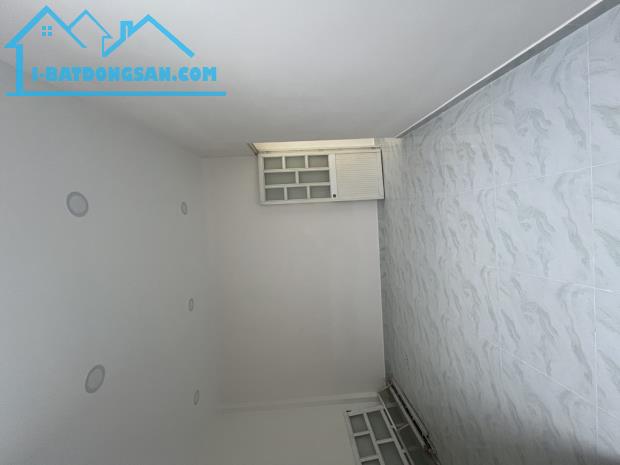 SÁT VÁCH KHU TÁI ĐỊNH CƯ 38HA NHÀ HẺM XE HƠI PHAN VĂN HỚN DT 53M2 MỚI Ở NGAY. CHỈ HƠN 3 TỶ - 2