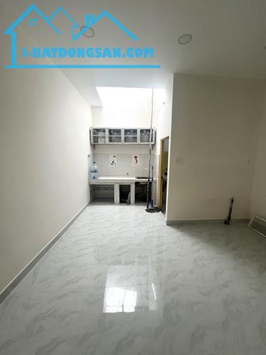 SÁT VÁCH KHU TÁI ĐỊNH CƯ 38HA NHÀ HẺM XE HƠI PHAN VĂN HỚN DT 53M2 MỚI Ở NGAY. CHỈ HƠN 3 TỶ - 1