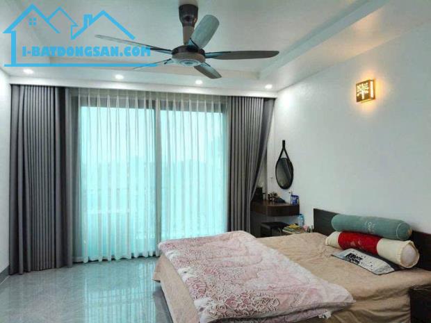 BÁN NHÀ Thạch Bàn 65m,MT 4.5m,8 tầng,gara ôtô,thang máy,chủ nhà xây tâm huyết.Nhỉnh 15Tỷ - 3
