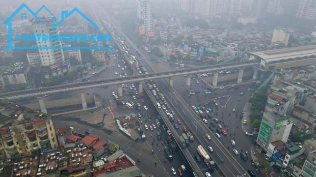 Bán đất tặng nhà Phố Nguyễn Trãi,DT60M2, MT4.5m, Ngõ thông ô tô vào đất nhỉnh 6 tỷ