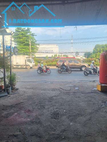 Kho nhỏ Mặt tiền QL 1A , Gần Bến xe An Sương, 5.5x15m, DT : 80m2, Nhà kho suốt