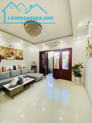 Chính chủ cần bán gấp- chỉ 10 tỷ có ngay nhà mặt phố Ngọc Thuỵ - 5