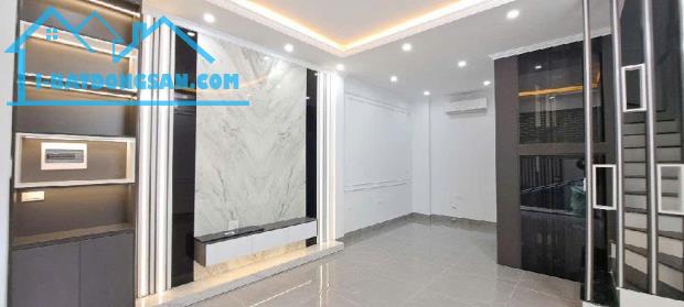 SIÊU PHẨM THẠCH BÀN 42M - 6T, MỚI LUNG LINH - THANG MÁY - GẦN PHỐ - CHỈ 9 TỶ, Ô TÔ ĐỖ CỬA - 1
