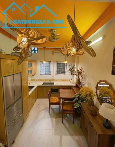 Cho thuê nhà riêng, rất đẹp, full đồ ở Bạch Đằng, Hoàn Kiếm 32m, 5 tầng giá 12 triệu