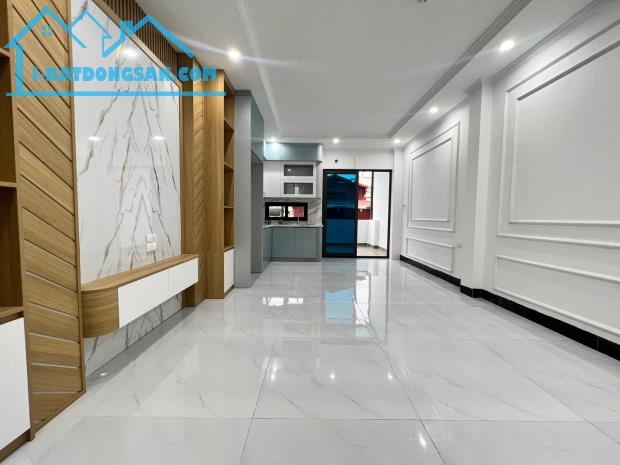 Có 102! phố Huỳnh Thúc Kháng, 84m², mặt tiền 7m, ô tô tránh, sát phố, đầu tư ngon, 22,4 tỷ