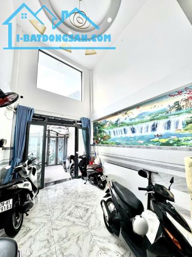 DOANH THU 650TR/NĂM - MẶT TIỀN NGUYỄN TRUNG TRỰC - P5 BÌNH THẠNH - 6 TẦNG - 8PN CÓ THAN - 4