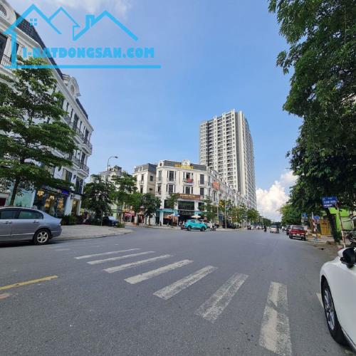 ✨🏠 Bán nhà 5 tầng 81m2 kinh doanh sầm uất tại Trâu Quỳ, Gia Lâm - Đường 22m 🏠✨ Lh - 1