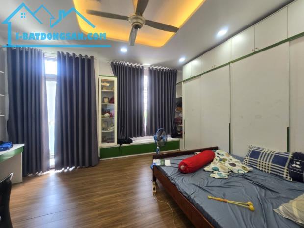 Bán Nhà 3 Tầng Mới Đẹp Hẻm Xe Hơi 56m2_5.3*10.5 Gần Vincom Lê Văn Việt  Chỉ 6.3 tỷ Hiếm Có