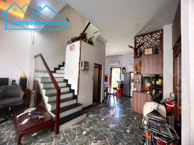 Bán Nhà 3 Tầng Mới Đẹp Hẻm Xe Hơi 56m2_5.3*10.5 Gần Vincom Lê Văn Việt  Chỉ 6.3 tỷ Hiếm Có - 3