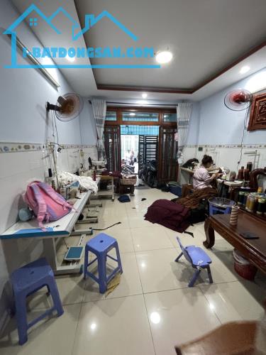 Bán nhà 58m2, HXH, Liên Khu 5-6, Bình Tân, 3 tầng, 4 PN, giá 4 tỷ 350 còn thương lượng. - 2
