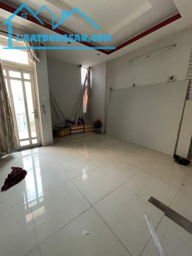 Bán nhà 58m2, HXH, Liên Khu 5-6, Bình Tân, 3 tầng, 4 PN, giá 4 tỷ 350 còn thương lượng.