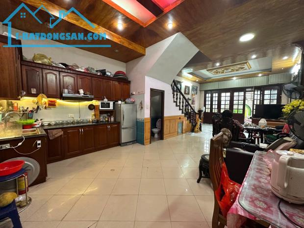 Bán Nhà Mặt Phố Cự Lộc Thanh Xuân 60m5T MT5m 2 THOÁNG 17 Tỷ Cự Lộc. - 2