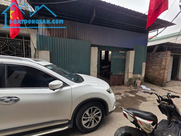 HƯƠNG MẠC  -  TỪ SƠN - BẮC NINH NGAY SÁT VÁCH ỦY BAN PHƯỜNG 
 Dt : 61 m mặt tiền 5 m nở - 2