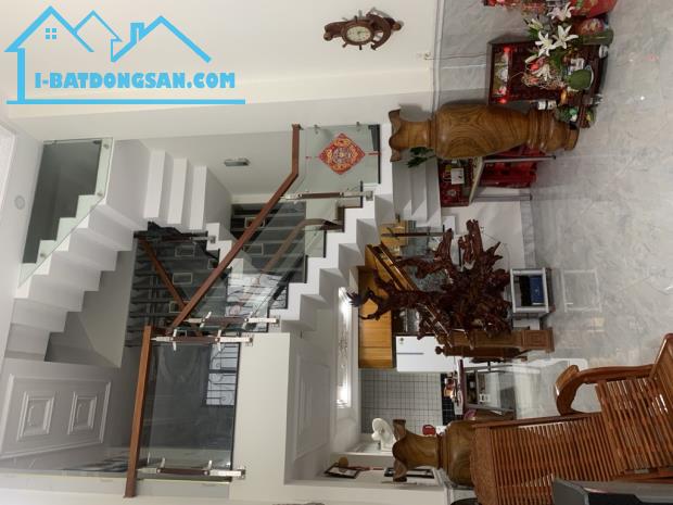 CẠNH KHU TÁI ĐỊNH CƯ 38HA NHÀ 5 TẦNG PHAN VĂN HỚN HẺM 12M THÔNG -53M2 (4*13.5) -NHỈNH 8 TỶ