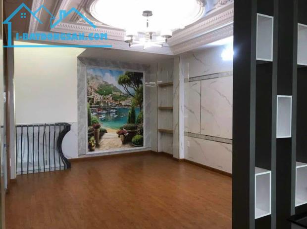 CẠNH KHU TÁI ĐỊNH CƯ 38HA NHÀ 5 TẦNG PHAN VĂN HỚN HẺM 12M THÔNG -53M2 (4*13.5) -NHỈNH 8 TỶ - 2