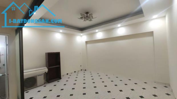 BÁN NHÀ PHỐ MẶT TIỀN, DT 100m VUÔNG - 5x20m, ĐỐI DIỆN BẾN XE NGÃ TƯ GA - 2