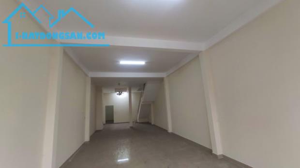 BÁN NHÀ PHỐ MẶT TIỀN, DT 100m VUÔNG - 5x20m, ĐỐI DIỆN BẾN XE NGÃ TƯ GA - 4