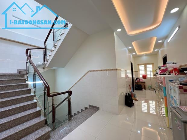 Bán nhà MT Dương Khuê, P. Hiệp Tân, Q. Tân Phú - 230m2 (10x24m) - 31 Tỷ - 2