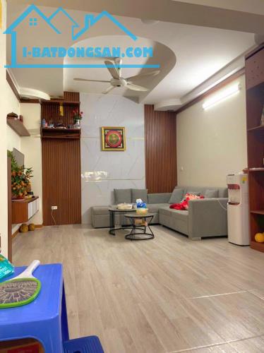 Nhà  Việt Hưng, Long Biên , lô góc, tiện ích, DT: 78m2, giá: 3.050tỷ
