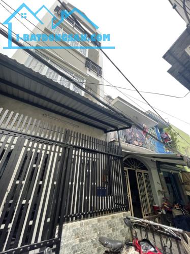 GIÁP QUẬN 5 - NGAY CẦU NGUYỄN TRI PHƯƠNG - SÁT M.TIỀN - 2 LẦU 2PN - 4,2X9M - 3.X TỶ - 1