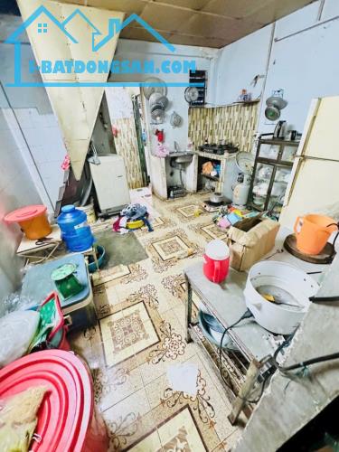 GIÁP QUẬN 5 - NGAY CẦU NGUYỄN TRI PHƯƠNG - SÁT M.TIỀN - 2 LẦU 2PN - 4,2X9M - 3.X TỶ - 4